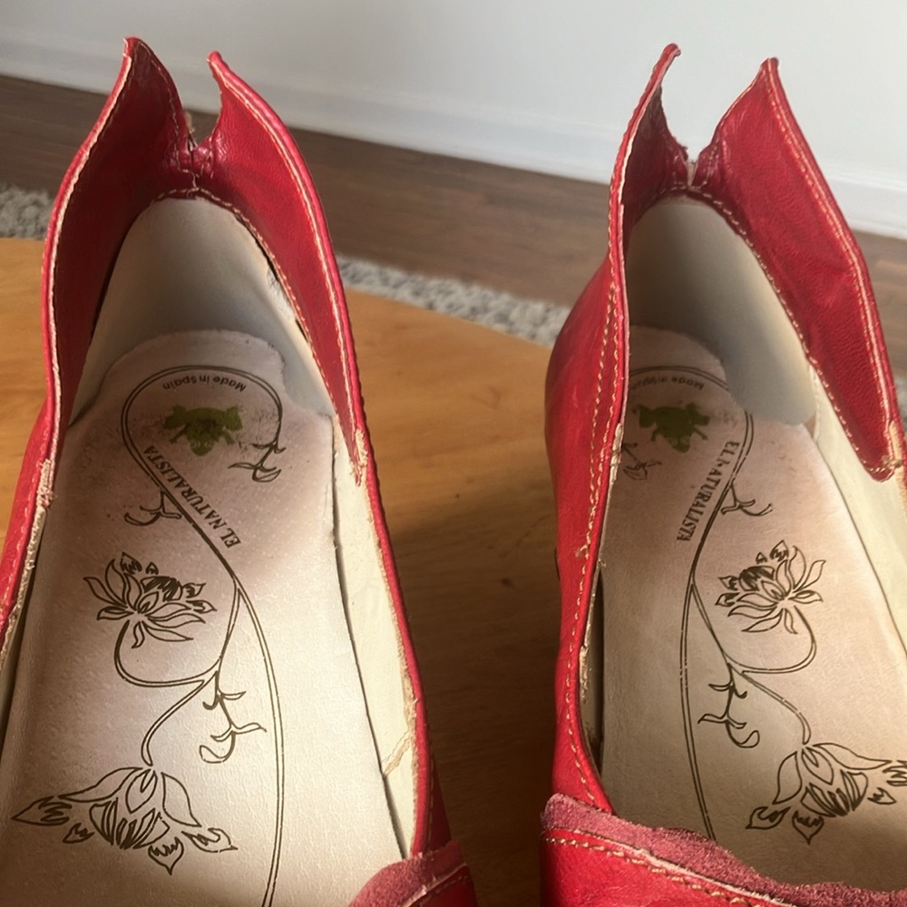 El Naturalista cranberry heels. - Picture 6 of 6